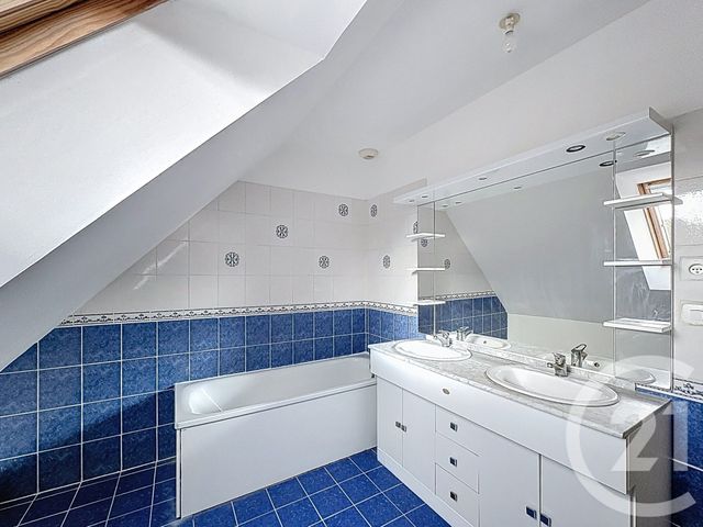 Maison &agrave; louer - 6 pi&egrave;ces - 100 m2 - Lamballe - 22 - BRETAGNE