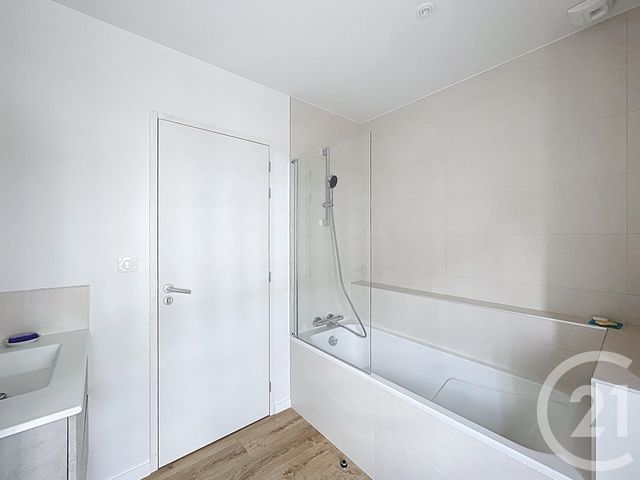 Maison &agrave; louer - 3 pi&egrave;ces - 71,32 m2 - Lamballe - 22 - BRETAGNE