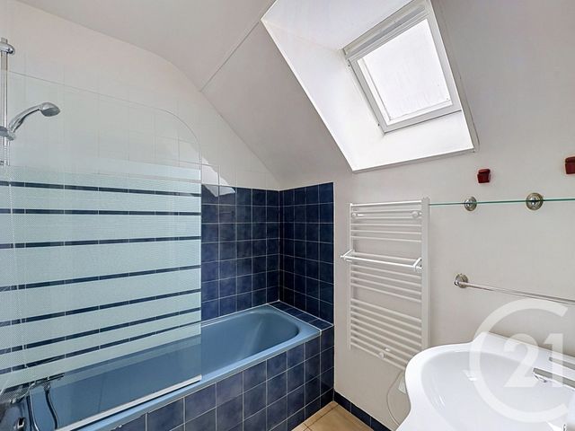 Appartement T3 &agrave; louer - 3 pi&egrave;ces - 47 m2 - Lamballe - 22 - BRETAGNE