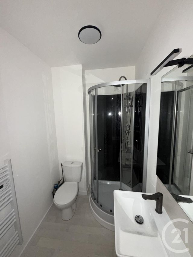 Appartement T1 &agrave; louer - 1 pi&egrave;ce - 26,06 m2 - Cordes Sur Ciel - 81 - MIDI-PYRENEES