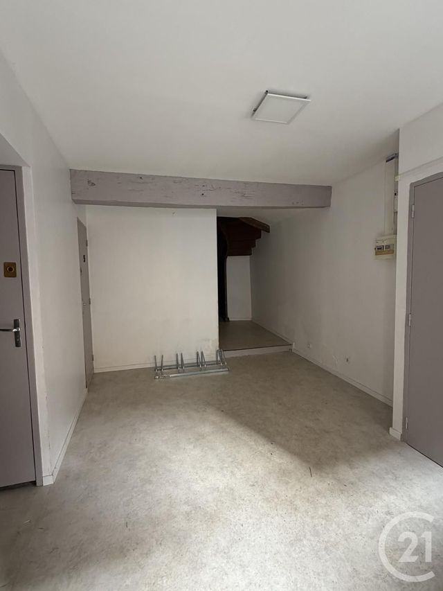 Appartement T1 &agrave; louer - 1 pi&egrave;ce - 26,06 m2 - Cordes Sur Ciel - 81 - MIDI-PYRENEES