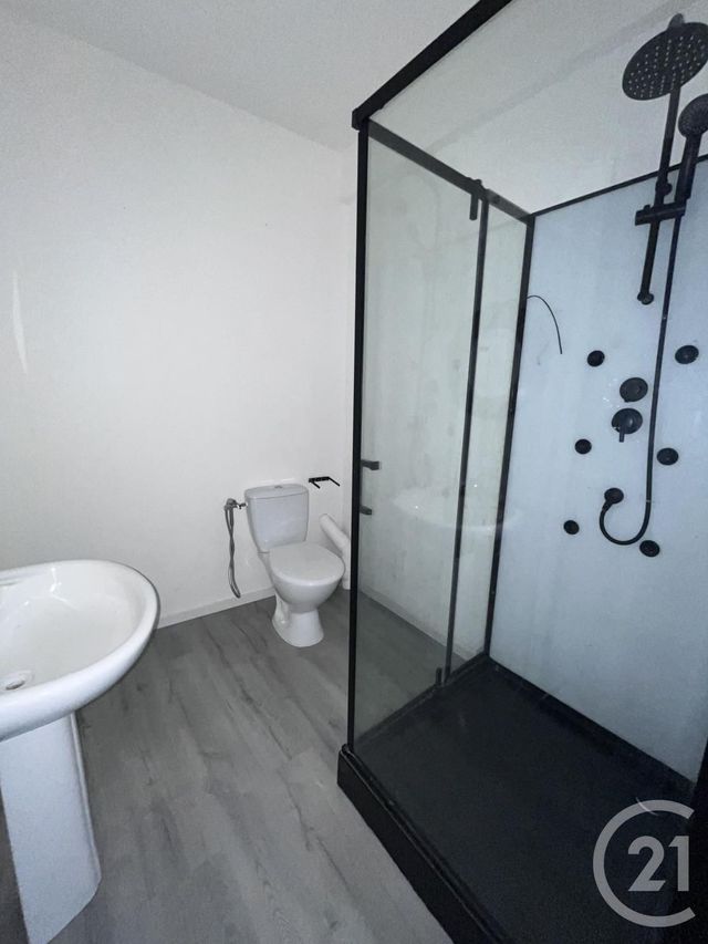 Appartement T1 &agrave; louer - 1 pi&egrave;ce - 27,20 m2 - Cordes Sur Ciel - 81 - MIDI-PYRENEES