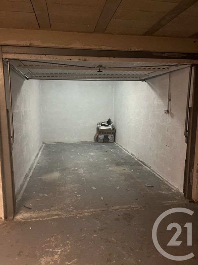 Parking à louer - 12 m2 - St Maur Des Fosses - 94 - ILE-DE-FRANCE