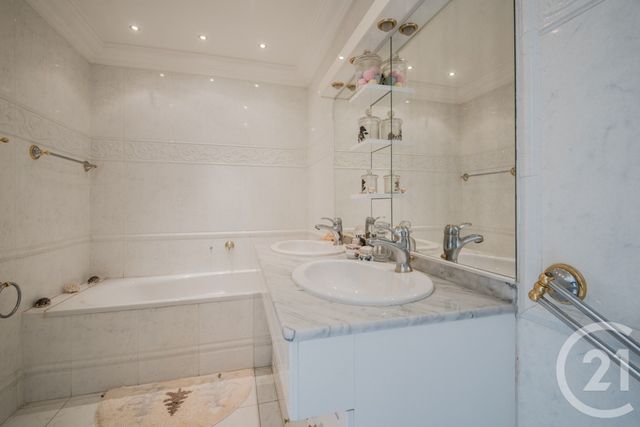 Appartement F4 &agrave; vendre - 4 pi&egrave;ces - 102,84 m2 - Juan Les Pins - 06 - PROVENCE-ALPES-COTE-D-AZUR