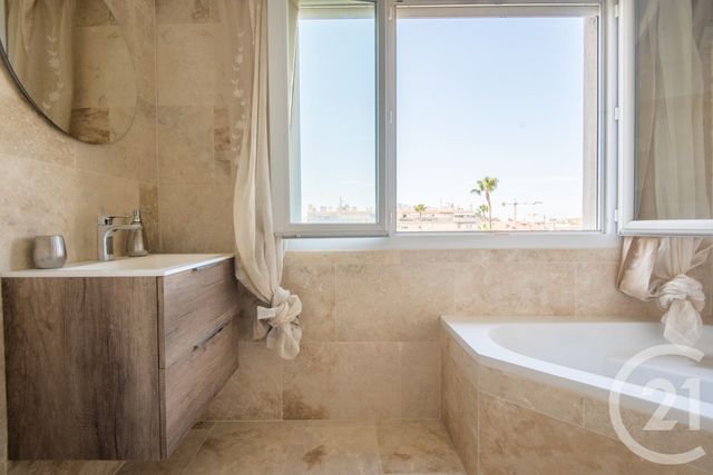 Appartement F4 &agrave; vendre - 4 pi&egrave;ces - 84,84 m2 - Nice - 06 - PROVENCE-ALPES-COTE-D-AZUR