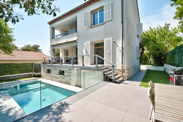 Maison à vendre - 7 pièces - 190,05 m2 - Nice - 06 - PROVENCE-ALPES-COTE-D-AZUR