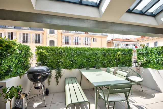 Appartement F4 à vendre - 5 pièces - 132,70 m2 - Nice - 06 - PROVENCE-ALPES-COTE-D-AZUR