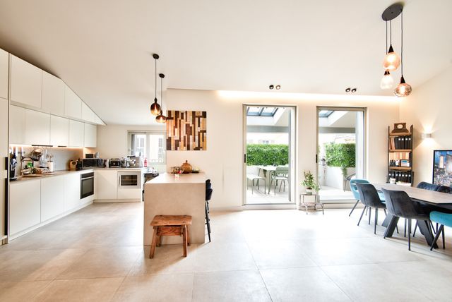 Appartement F4 à vendre - 5 pièces - 132,70 m2 - Nice - 06 - PROVENCE-ALPES-COTE-D-AZUR