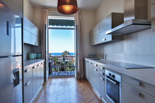 Appartement F4 &agrave; vendre - 4 pi&egrave;ces - 168,66 m2 - Nice - 06 - PROVENCE-ALPES-COTE-D-AZUR