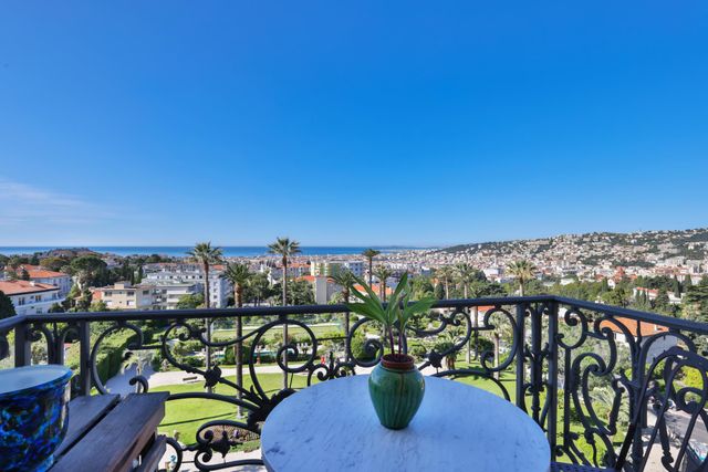 Appartement F4 &agrave; vendre - 4 pi&egrave;ces - 168,66 m2 - Nice - 06 - PROVENCE-ALPES-COTE-D-AZUR