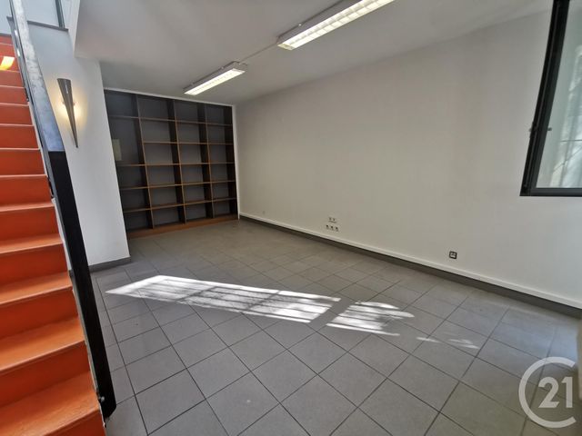 Appartement Local &agrave; louer - 3 pi&egrave;ces - 110 m2 - Nimes - 30 - LANGUEDOC-ROUSSILLON