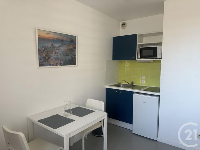 Appartement Studio à louer - 1 pièce - 18 m2 - Nimes - 30 - LANGUEDOC-ROUSSILLON
