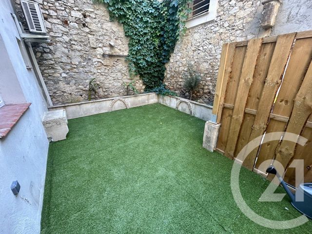 Appartement F2 à vendre - 3 pièces - 50 m2 - Nimes - 30 - LANGUEDOC-ROUSSILLON