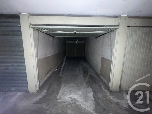 Parking &agrave; louer - 17 m2 - Nimes - 30 - LANGUEDOC-ROUSSILLON