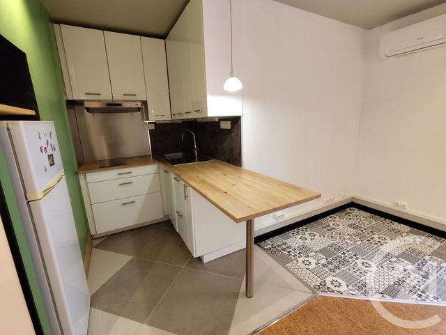 Appartement Studio &agrave; louer - 1 pi&egrave;ce - 26,89 m2 - Nimes - 30 - LANGUEDOC-ROUSSILLON
