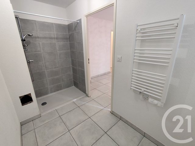 Appartement T2 &agrave; louer - 2 pi&egrave;ces - 41,50 m2 - Nimes - 30 - LANGUEDOC-ROUSSILLON