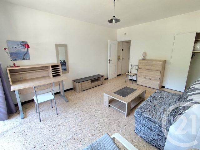 Appartement Studio &agrave; louer - 1 pi&egrave;ce - 35,90 m2 - Nimes - 30 - LANGUEDOC-ROUSSILLON