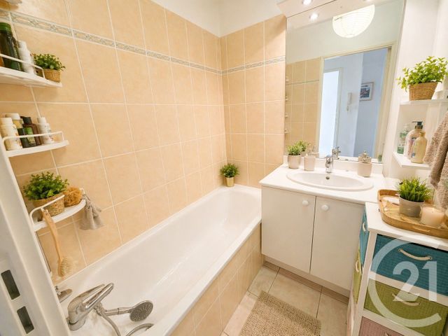 Appartement &agrave; vendre - 2 pi&egrave;ces - 37 m2 - Nimes - 30 - LANGUEDOC-ROUSSILLON