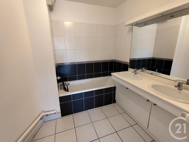 Appartement T4 &agrave; louer - 4 pi&egrave;ces - 83,42 m2 - Nimes - 30 - LANGUEDOC-ROUSSILLON