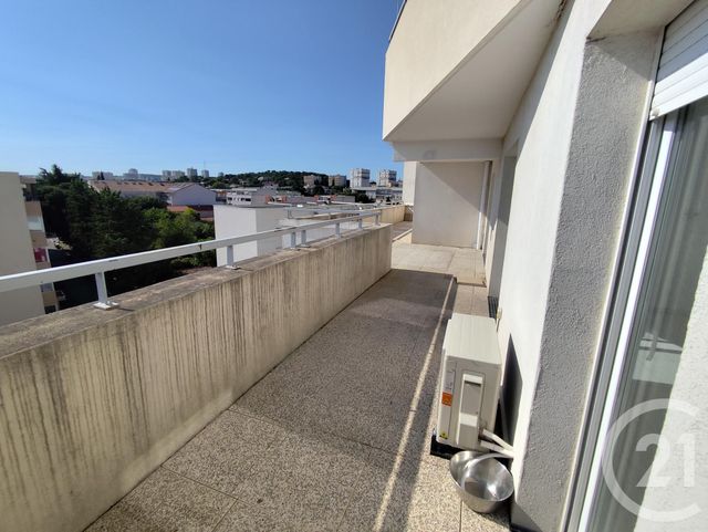 Appartement T4 &agrave; louer - 4 pi&egrave;ces - 83,42 m2 - Nimes - 30 - LANGUEDOC-ROUSSILLON