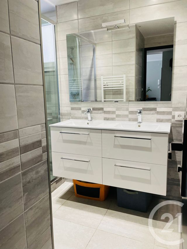 Appartement F4 &agrave; vendre - 4 pi&egrave;ces - 81 m2 - Nimes - 30 - LANGUEDOC-ROUSSILLON