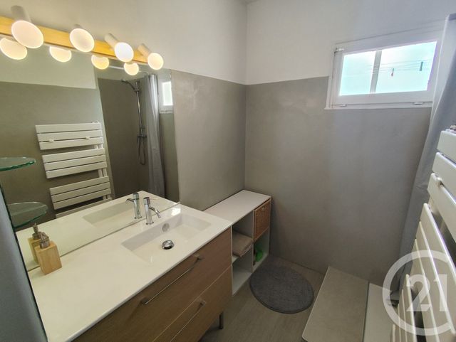 Appartement T3 &agrave; louer - 3 pi&egrave;ces - 53,95 m2 - Nimes - 30 - LANGUEDOC-ROUSSILLON