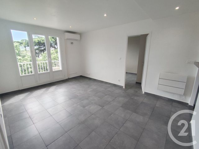 Appartement T3 &agrave; louer - 3 pi&egrave;ces - 51,32 m2 - Nimes - 30 - LANGUEDOC-ROUSSILLON