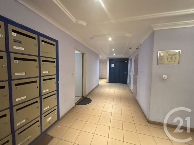 Appartement &agrave; vendre - 2 pi&egrave;ces - 25,70 m2 - Nimes - 30 - LANGUEDOC-ROUSSILLON