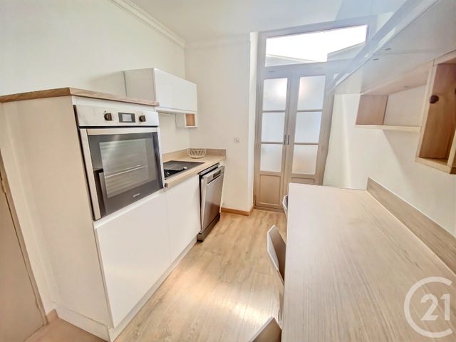 Appartement T3 &agrave; louer - 4 pi&egrave;ces - 61,33 m2 - Nimes - 30 - LANGUEDOC-ROUSSILLON