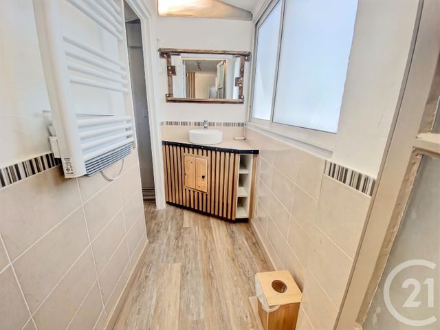 Appartement T3 &agrave; louer - 4 pi&egrave;ces - 61,33 m2 - Nimes - 30 - LANGUEDOC-ROUSSILLON