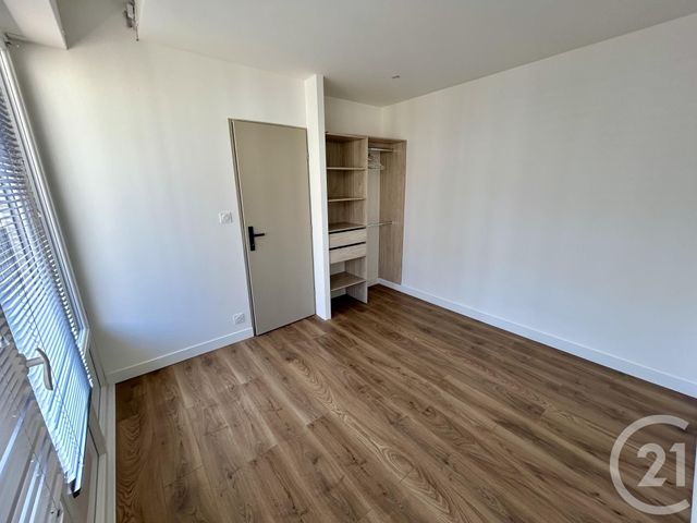 Appartement F5 &agrave; louer - 5 pi&egrave;ces - 88,33 m2 - Nimes - 30 - LANGUEDOC-ROUSSILLON
