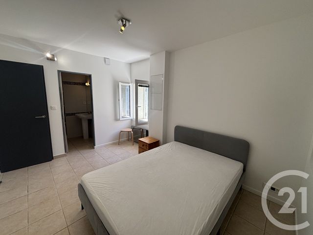 Appartement Duplex &agrave; louer - 2 pi&egrave;ces - 44,75 m2 - Nimes - 30 - LANGUEDOC-ROUSSILLON