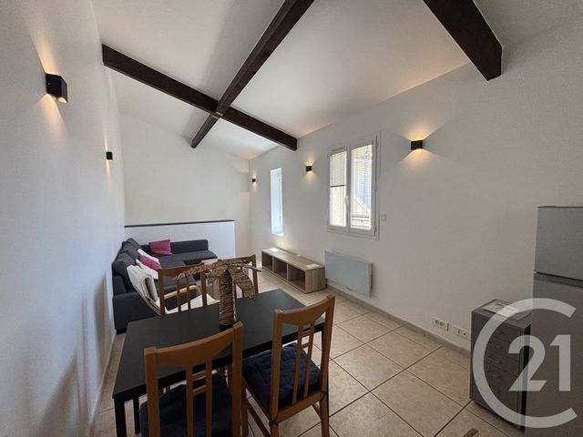 Appartement Duplex &agrave; louer - 2 pi&egrave;ces - 44,75 m2 - Nimes - 30 - LANGUEDOC-ROUSSILLON