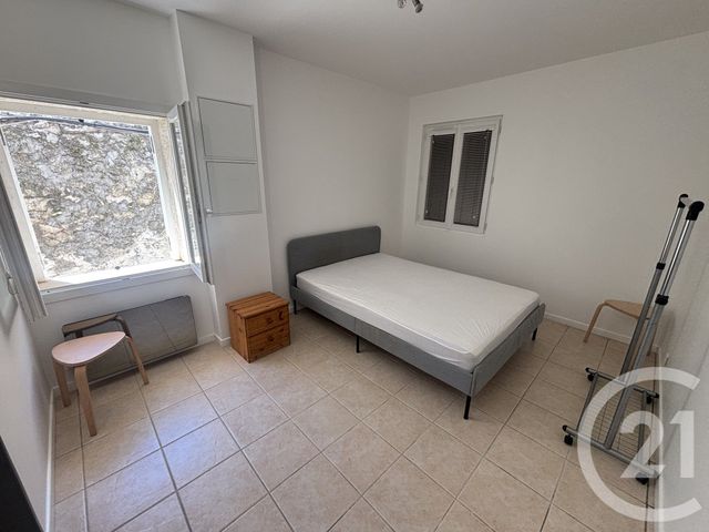 Appartement Duplex &agrave; louer - 2 pi&egrave;ces - 44,75 m2 - Nimes - 30 - LANGUEDOC-ROUSSILLON