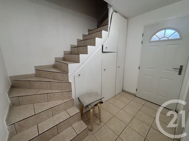 Appartement Duplex &agrave; louer - 2 pi&egrave;ces - 44,75 m2 - Nimes - 30 - LANGUEDOC-ROUSSILLON