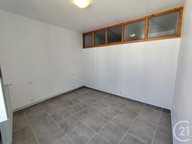 Appartement T3 &agrave; louer - 3 pi&egrave;ces - 50,89 m2 - Nimes - 30 - LANGUEDOC-ROUSSILLON