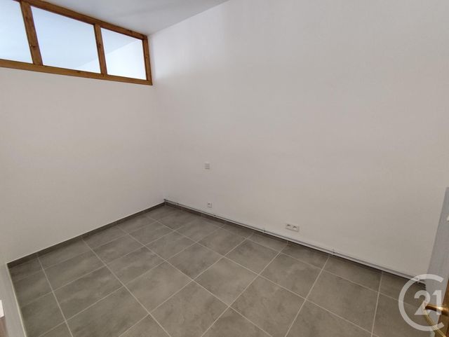 Appartement T3 &agrave; louer - 3 pi&egrave;ces - 50,89 m2 - Nimes - 30 - LANGUEDOC-ROUSSILLON