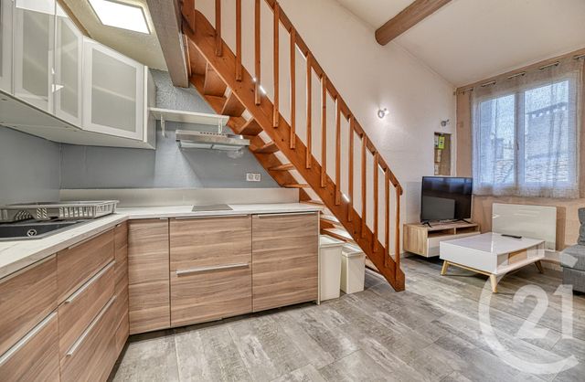 Appartement Studio &agrave; louer - 1 pi&egrave;ce - 31,60 m2 - Nimes - 30 - LANGUEDOC-ROUSSILLON