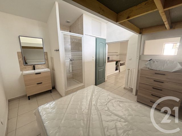 Appartement T2 &agrave; louer - 2 pi&egrave;ces - 25,47 m2 - Nimes - 30 - LANGUEDOC-ROUSSILLON