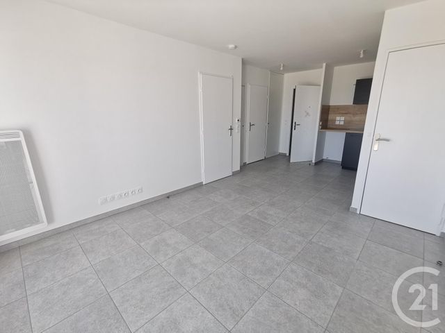 Appartement T2 &agrave; louer - 2 pi&egrave;ces - 39,01 m2 - Nimes - 30 - LANGUEDOC-ROUSSILLON