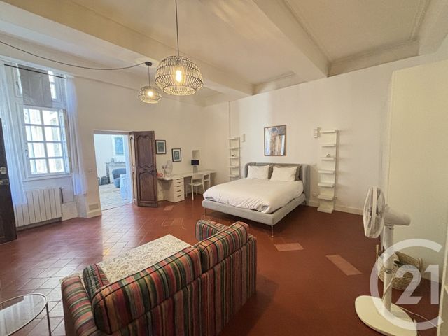 Appartement T2 &agrave; louer - 2 pi&egrave;ces - 75,63 m2 - Nimes - 30 - LANGUEDOC-ROUSSILLON