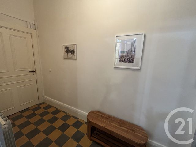 Appartement T2 &agrave; louer - 2 pi&egrave;ces - 75,63 m2 - Nimes - 30 - LANGUEDOC-ROUSSILLON