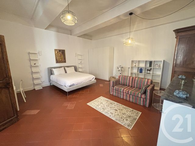 Appartement T2 &agrave; louer - 2 pi&egrave;ces - 75,63 m2 - Nimes - 30 - LANGUEDOC-ROUSSILLON