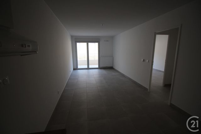 Appartement T2 &agrave; louer - 2 pi&egrave;ces - 51,04 m2 - Nimes - 30 - LANGUEDOC-ROUSSILLON