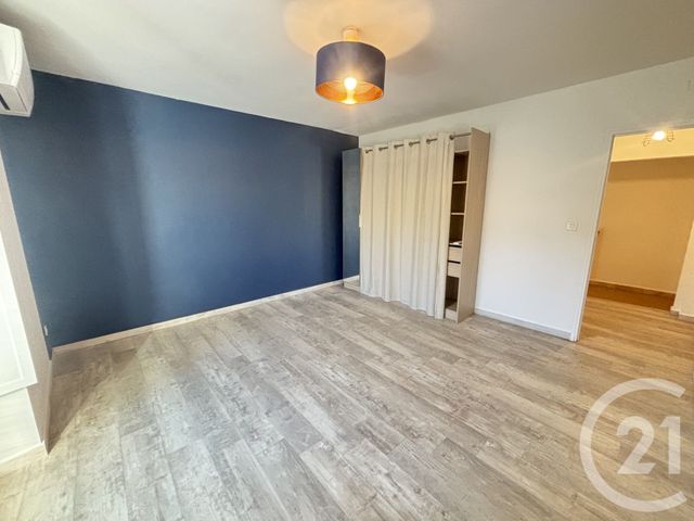 Appartement T2 &agrave; louer - 2 pi&egrave;ces - 46,67 m2 - Nimes - 30 - LANGUEDOC-ROUSSILLON