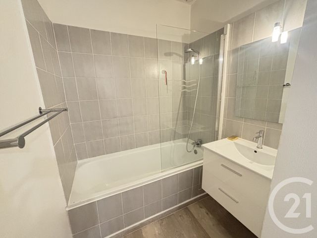Appartement T2 &agrave; louer - 2 pi&egrave;ces - 46,67 m2 - Nimes - 30 - LANGUEDOC-ROUSSILLON