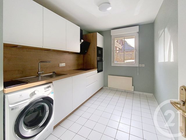 Appartement F4 &agrave; louer - 4 pi&egrave;ces - 91,36 m2 - Senlis - 60 - PICARDIE