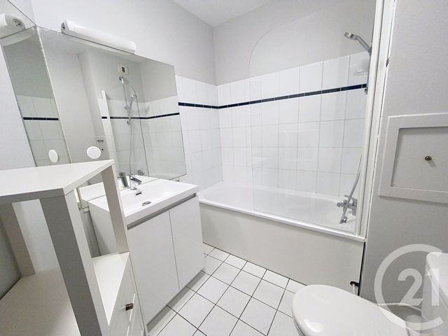 Appartement F4 &agrave; louer - 4 pi&egrave;ces - 91,36 m2 - Senlis - 60 - PICARDIE