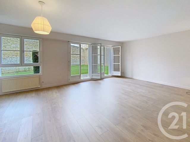 Appartement F4 &agrave; louer - 4 pi&egrave;ces - 91,36 m2 - Senlis - 60 - PICARDIE