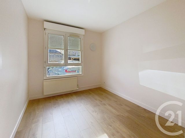 Appartement F4 &agrave; louer - 4 pi&egrave;ces - 91,36 m2 - Senlis - 60 - PICARDIE